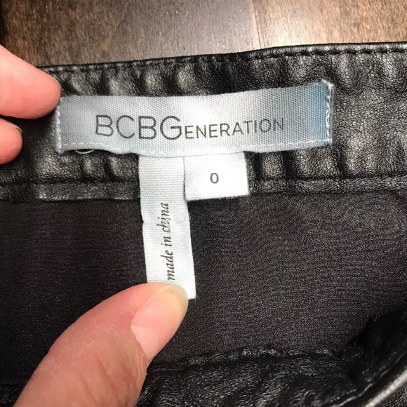 BCBGeneration Women’s Pleated Floral Mini Skirt - Picture 3 of 8